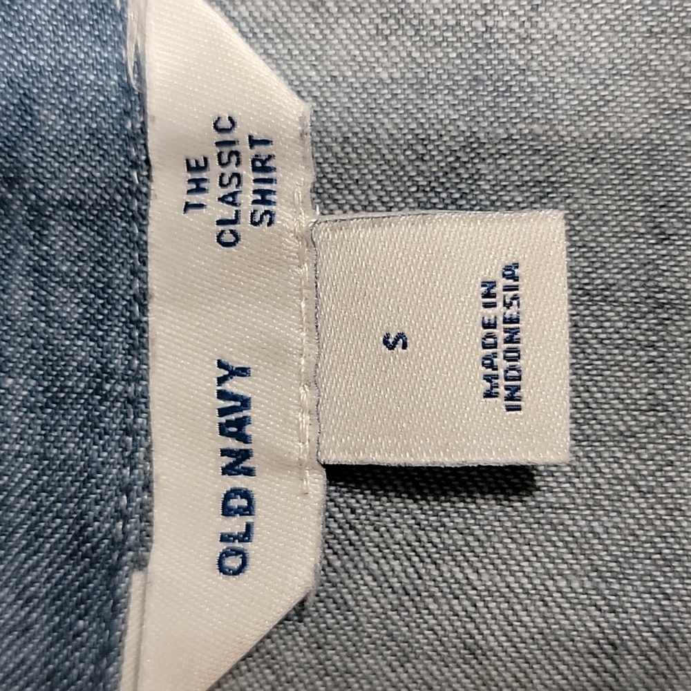 Old Navy Size S The Classic Shirt Button-Down Jean/Chambray Shirt - Picture 10 of 12